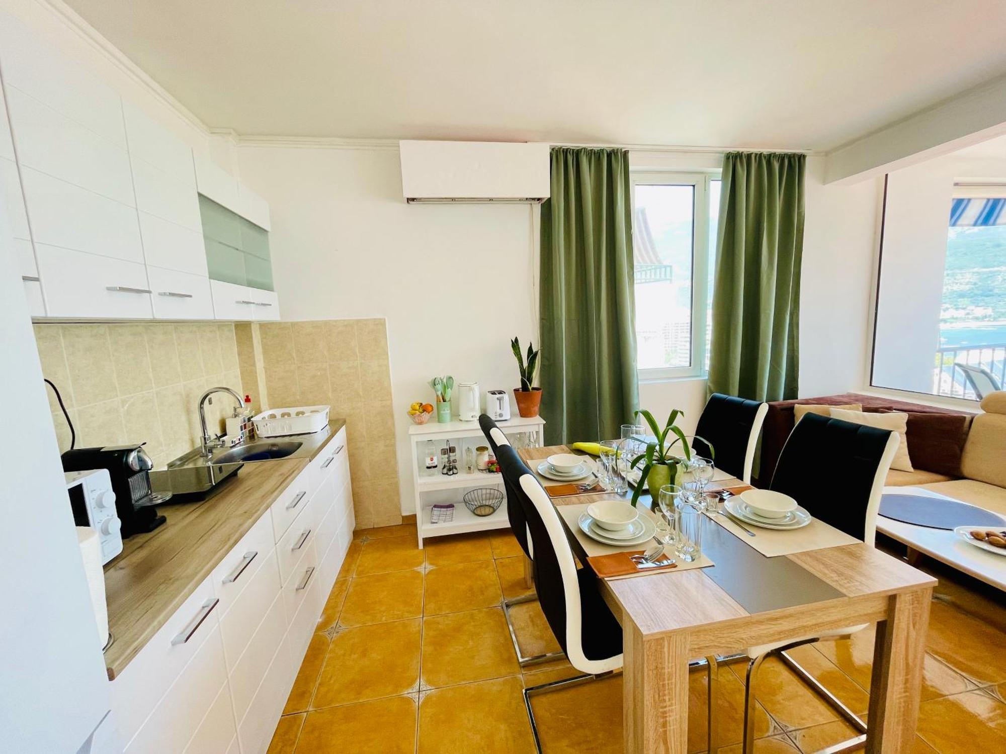 Apartment Perla Sea View